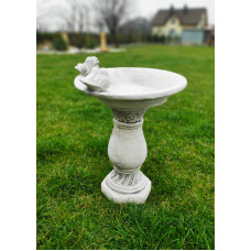 abreuvoir oiseaux sur pied en pierre