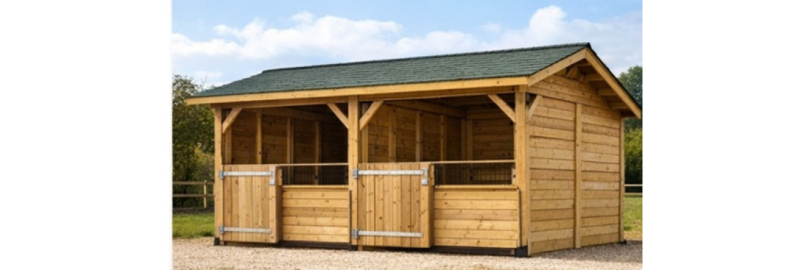 abris en bois pour chevaux