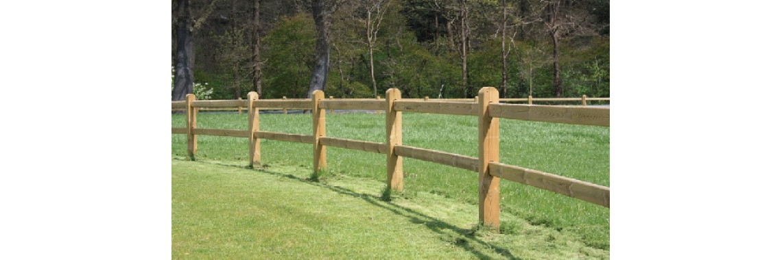 poteau bois cloture chevaux